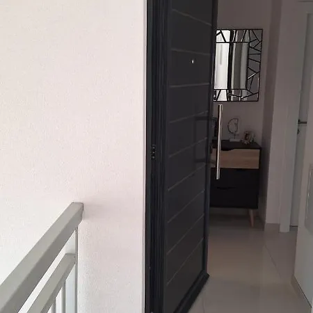 New Apartman P & B Τρογκίρ