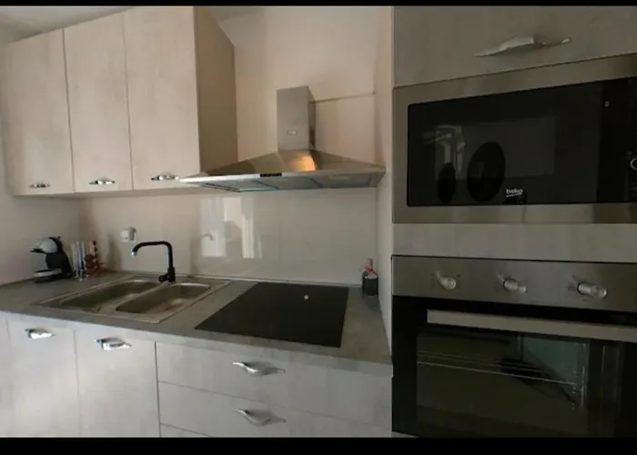 New Apartman P & B * 特罗吉尔